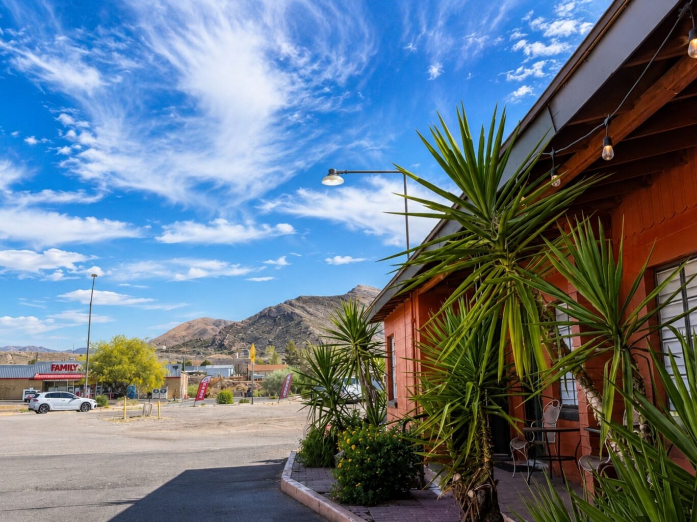 Exterior of Copper Mountain Motel with street views.