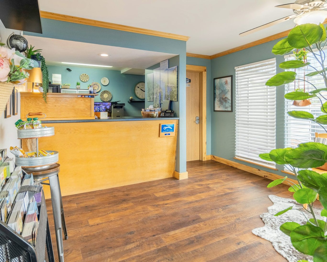 Cozy and bright front desk and reception area inside Resort City Inn in Coeur d'Alene.