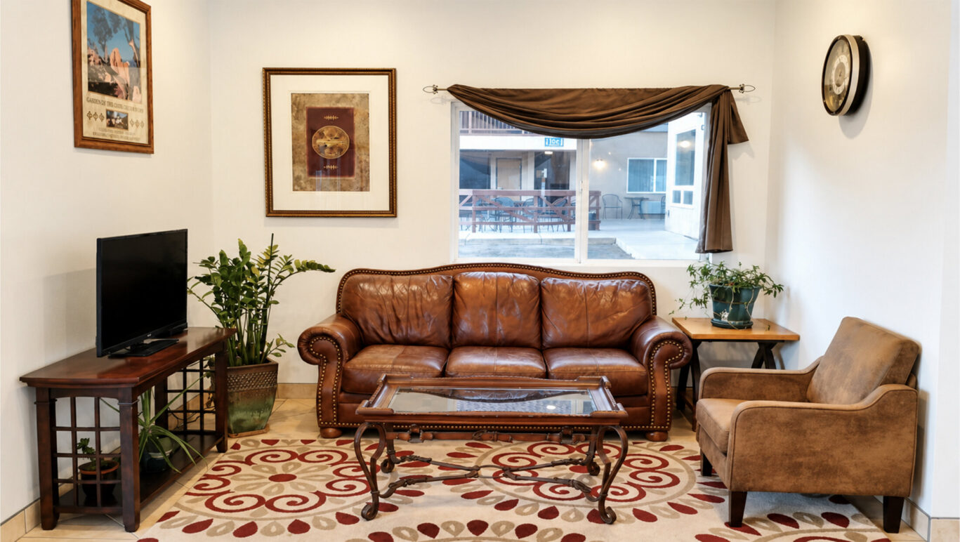 Tava Motel Manitou Springs Lobby Sitting area