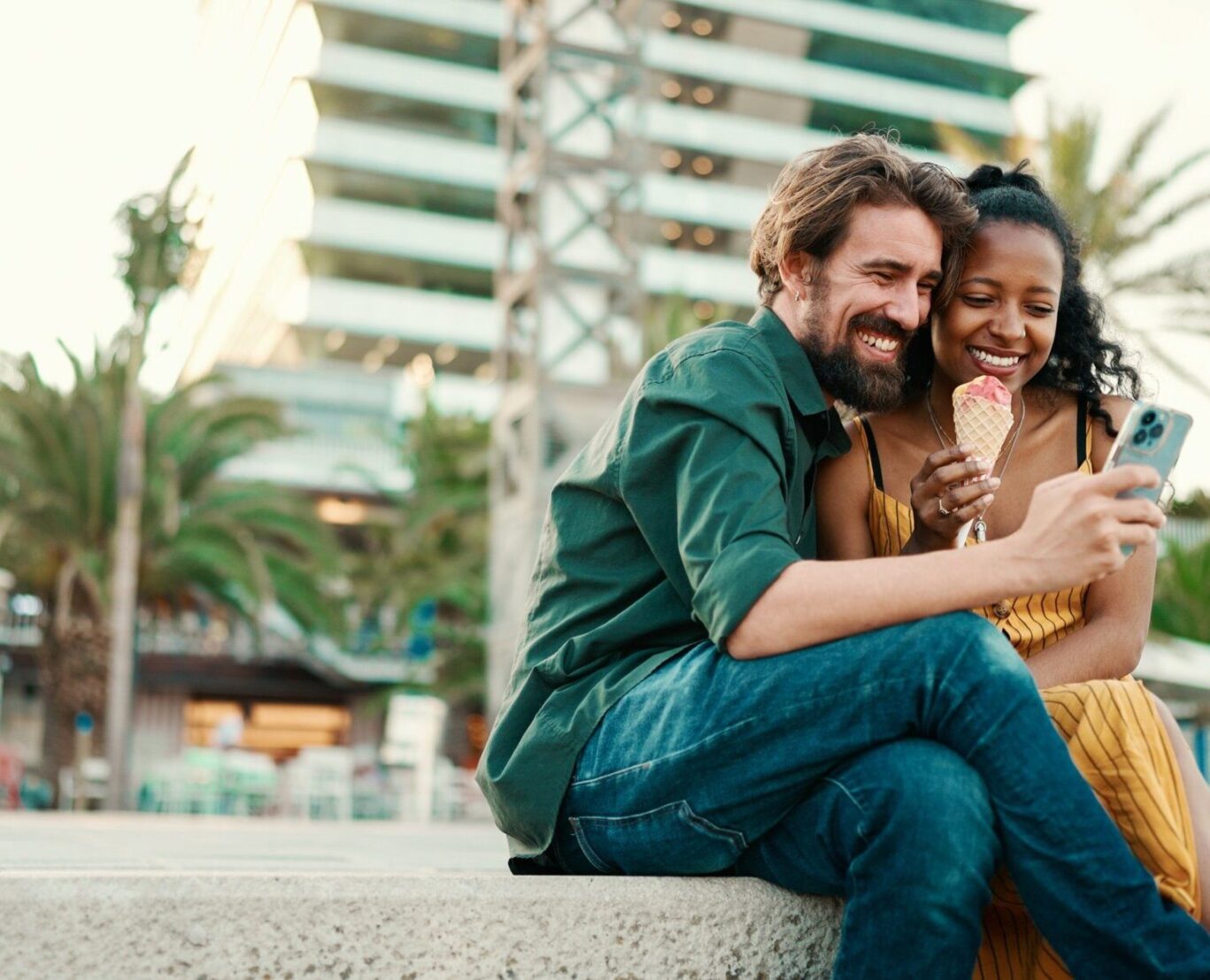 couple enjoying a holiday with ice cream