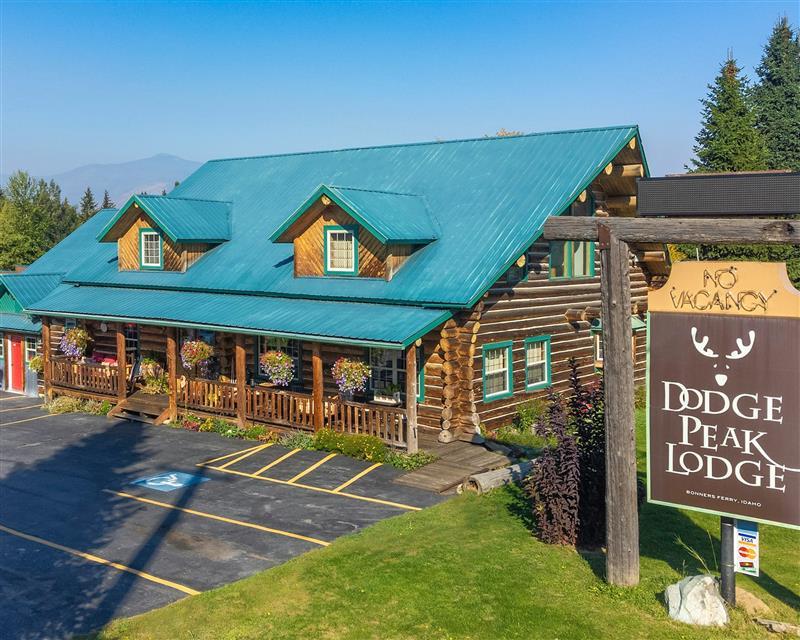 dodge peak lodge hotel outside view